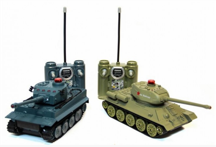 Радиоуправляемый танковый бой Abtoys Т34 и Tiger 1:32 Huan QI 508-555